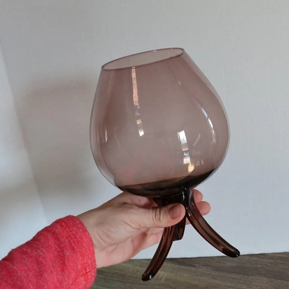 Vtg Tri-Footed Amethyst Glass Bowl - Picture 4 of 4
